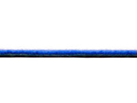 Drei verschiedenfarbige Teppichrollen (grau, blau, grün) sind auf einem dunklen Holzboden ausgelegt. Jede Rolle ist unterschiedlich breit: 1,33 Meter, 2,00 Meter und 4,00 Meter. Oben steht in großer Schrift „Viele Farben und Größen.“ In einem roten Kreis rechts steht: „In drei Breiten verfügbar.“